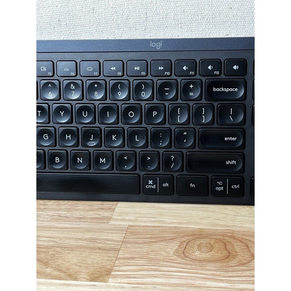 Logitech MX Keys Keyboard + MX Master 3 for Mac Mouse Combo – Unifying Receiver - Picture 9 of 13